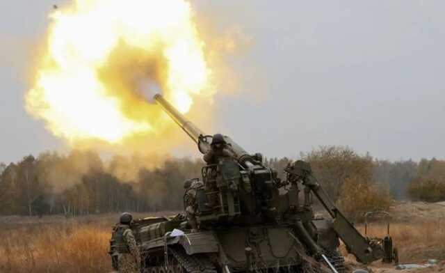 Украинские артиллеристы устроили файер-шоу оккупантам, уничтожив вражескую технику: яркое видео