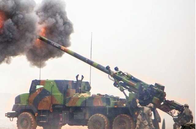 Макрон: Франция поставит Украине еще 6 артиллерийских установок Caesar