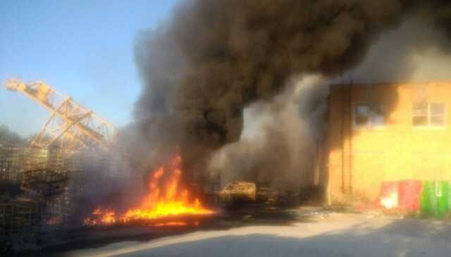Масштабный пожар на химзаводе в Запорожской области ликвидировали