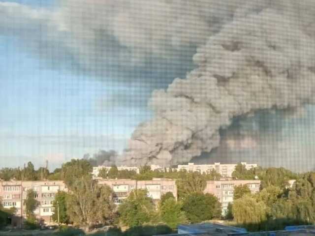 На оккупированной Луганщине высадили в воздух вражеский склад боеприпасов: Момент попал на видео