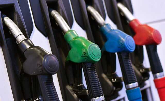 Сеть АЗС призвала украинских водителей пересесть на общественный транспорт