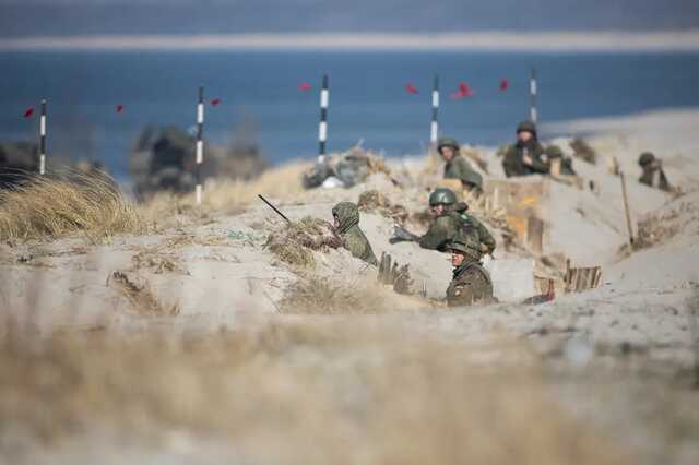 РФ начала военные учения в Калининградской области после блокировки Литвой транзита грузов