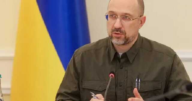 Шмыгаль: Безработных украинцев будут привлекать к общественным работам