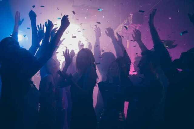 Відгуляли випускний під російськомовну музику: скандал у школі на Волині