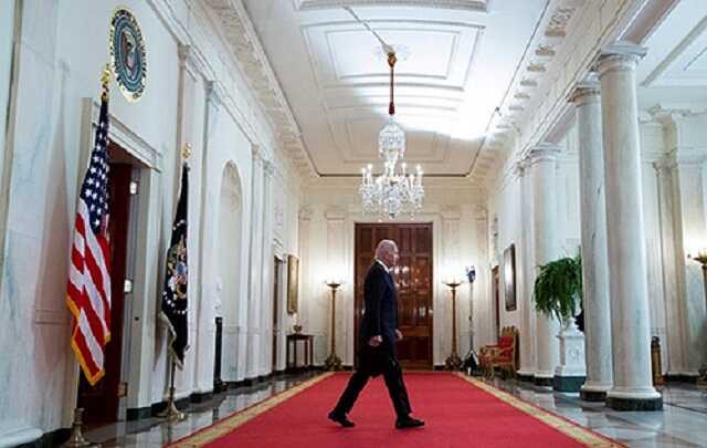 Байден вирушає до Європи говорити про Україну