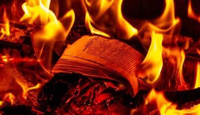 У Маріуполі окупанти спалили всі книги з бібліотеки Храму Святителя Петра Могили