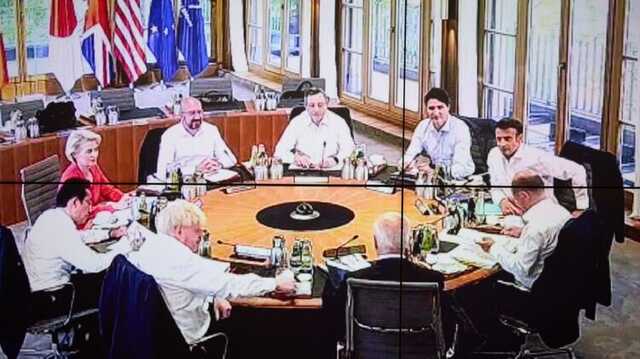 Лидеры G7 пообещали изучить варианты использования российских активов для помощи Украине