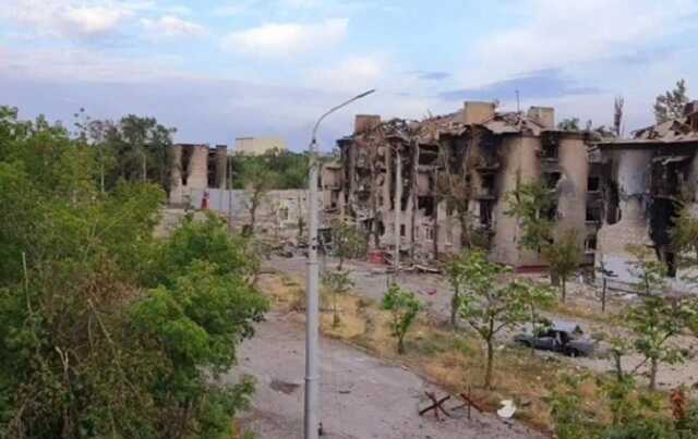 Оккупанты штурмуют Лисичанск превосходящими силами. Нашим воинам не хватает дальнобойной артиллерии, - Гайдай