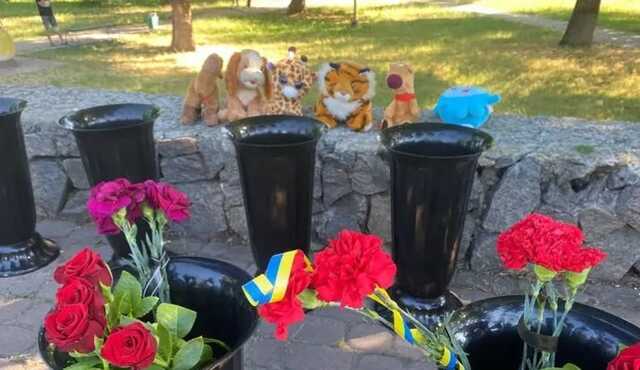 В Кременчуге объявлен трехдневный траур из-за удара РФ по ТЦ