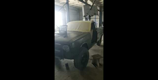 Волга с пулеметом КПВТ и багги: как создаются необычные машины для ВСУ