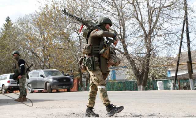 Оккупант рассказал, как убивал украинцев в Херсоне. Новый перехват от ГУР