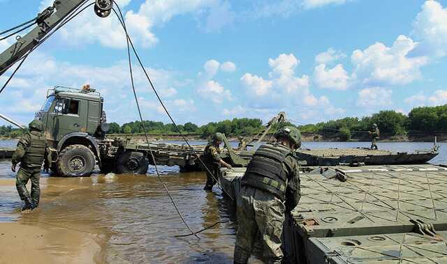 Росіяни передислокують понтонно-мостову техніку на Луганщині: є координати