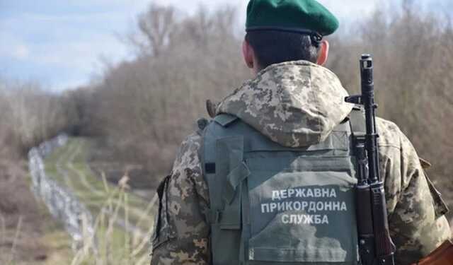 В Сумской области пограничники сбили ударный дрон со взрывчаткой