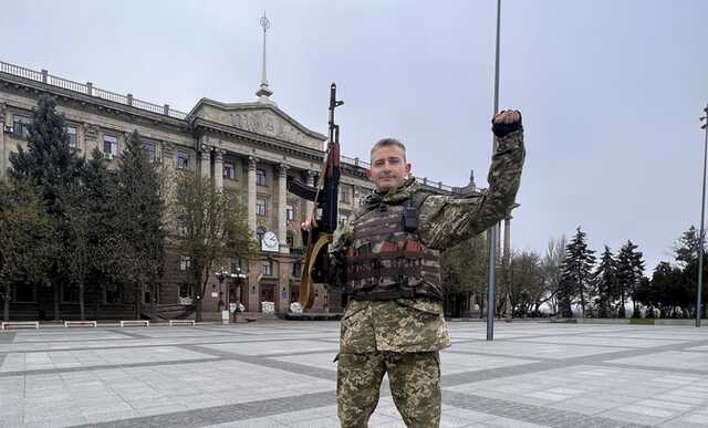 «Хорошо быть тупым, можно жить в России»: Коля Серга хлестко высмеял россиян