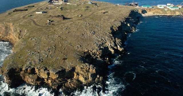 Россияне покинули остров Змеиный