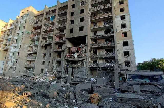 Спасатели опубликовали кадры последствий ракетного удара по Сергеевке