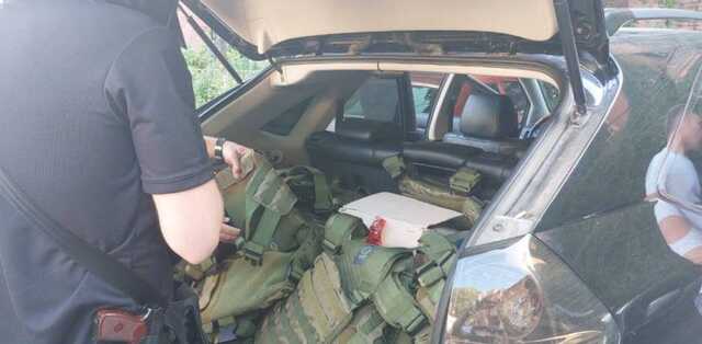 В Днепре волонтер торговал гуманитарной помощью