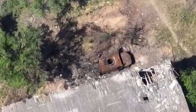 Появилось видео кладбища российской техники на Херсонщине: ВСУ превратили ее в металлолом