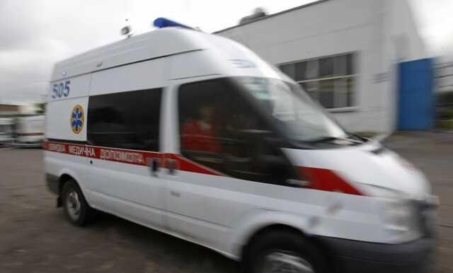 В Одессе мужчина выпал с четвертого этажа и почти не пострадал