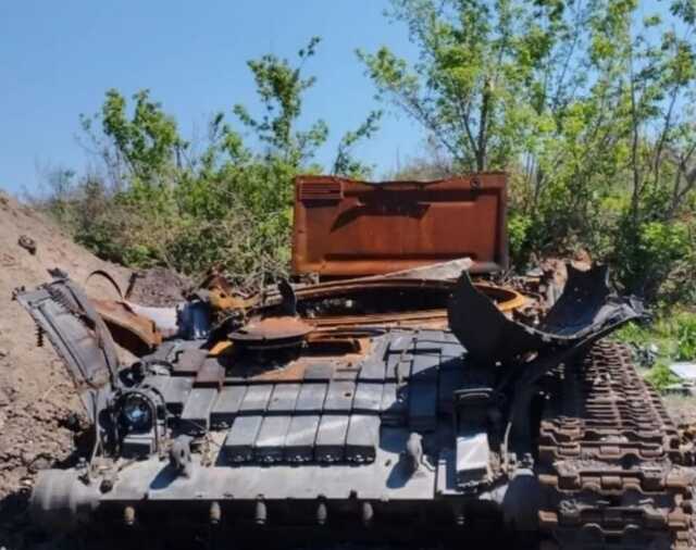 Львовские десантники за сутки уничтожили 12 танков РФ, 5 БТР и грузовик