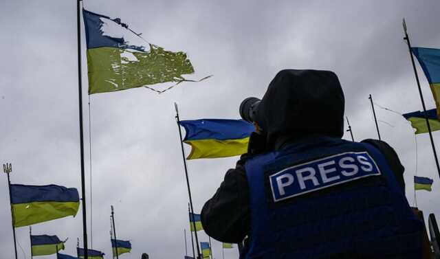 Обязательная страховка и бронежилеты: Рада приняла закон по защите журналистов