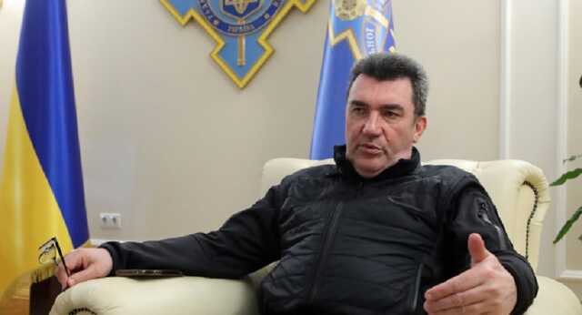 Данилов допустил компромисс по возращению Крыма и напомнил о "развале России"