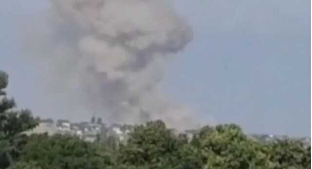 В Чернобаевке до сих пор горит и детонирует вражеский склад боеприпасов