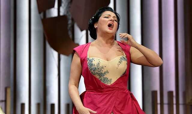 Сольный концерт Нетребко в Германии отменили из-за связей с Путиным