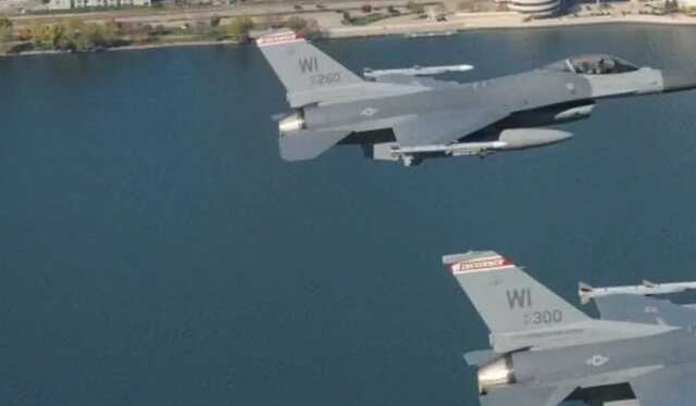 В России на афише авиашоу в поддержку армии Путина изобразили американские истребители