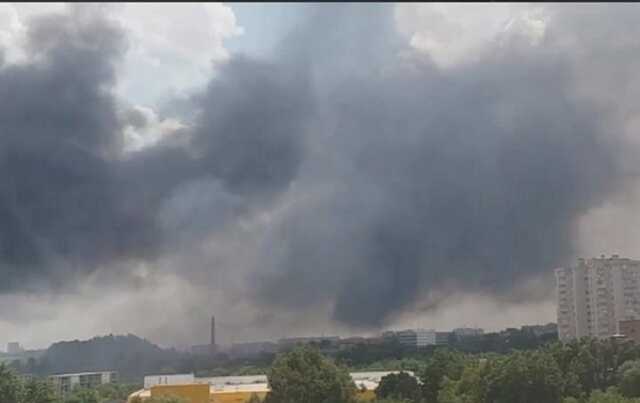 В Никополе сообщают о взрывах: глава РГА призвал жителей покинуть улицы