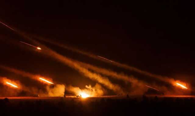 HIMARS передают привет: в Луганске горит склад с боеприпасами оккупантов