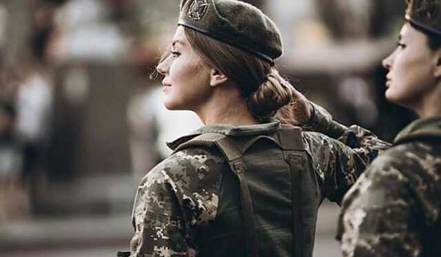 Воинский учет женщин: представительницы каких профессий должны обратиться в центры комплектации