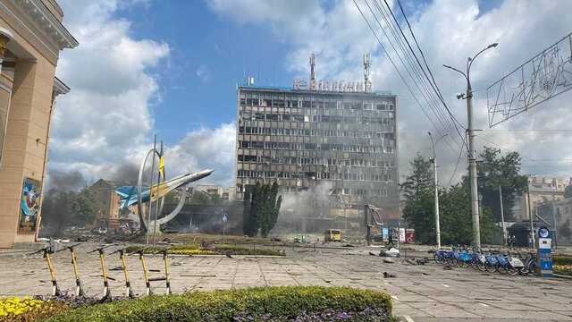 Прилет возле "Юбилейного" в Виннице: в ГСЧС показали жуткие кадры