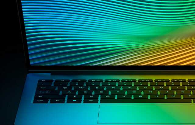 В России завозят ноутбуки с клавиатурой на китайском: нет даже переходников на розетки