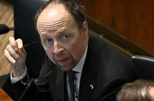 Запад должен перестать "просить разрешения" у Путина, чтобы помочь Украине, – финский парламентарий