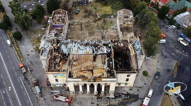 В разрушенном ракетным ударом Доме офицеров в Виннице разберут опасные участки