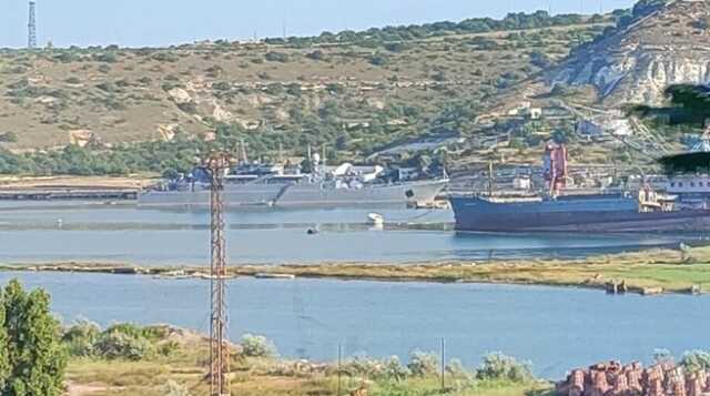 У Севастополі помітили великий десантний корабель Балтійського флоту РФ