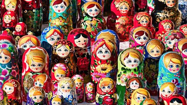 Росія несе смерть: у Мадриді показали справжню суть славнозвісної матрьошки