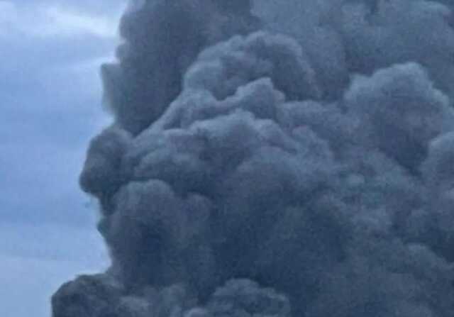 В Харькове прогремели взрывы, поднялся дым