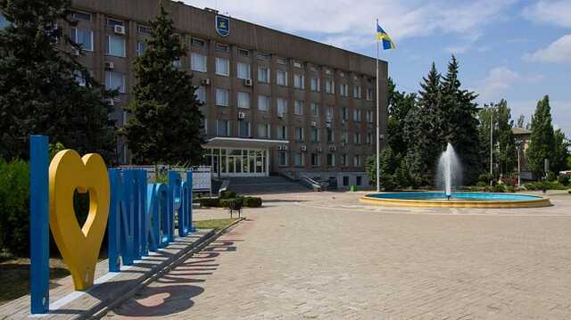 Жителів Нікополя закликали переїхати вглиб території району через постійні обстріли