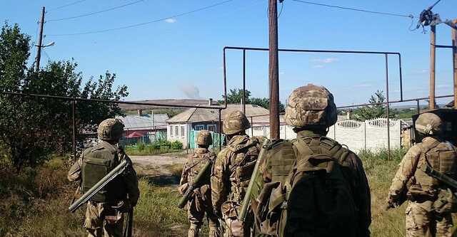 Масові обстріли та "недолугий" ворожий штурм на Бахмутському напрямку, - зведення Генштабу