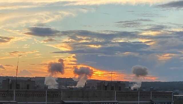 Росіяни обстріляли житлові квартали Слов’янська: пошкоджені будинки, поранені люди