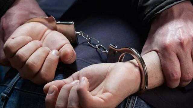 В Киеве два дельца торговали оружием, боеприпасами и наркотиками