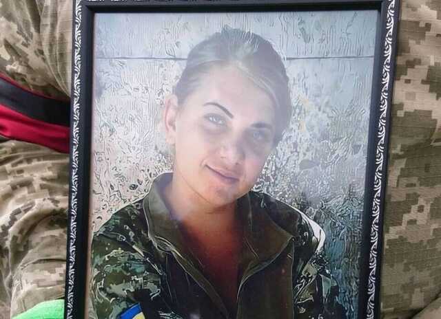 На Полтавщині попрощалися з військовою фельдшеркою, загиблою під час прориву з Маріуполя