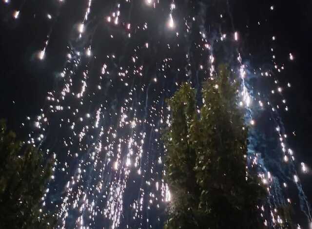 Окупанти випустили в небо над Донецьком освітлювальні боєприпаси