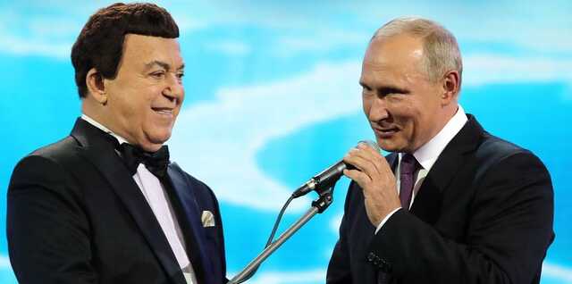 Кобзон за фіранкою та памперси біля ліжка: грузинський художник показав "кінець" Путіна