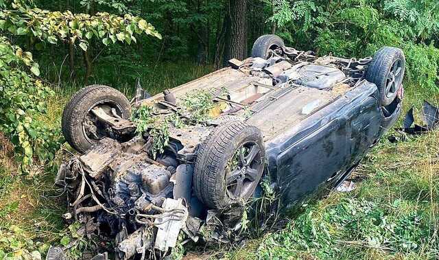 На Київщині легковик з’їхав у кювет і перекинувся: є постраждалі