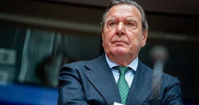 "Москва – прекрасне місто": Шредер приїхав до Росії на "відпочинок"