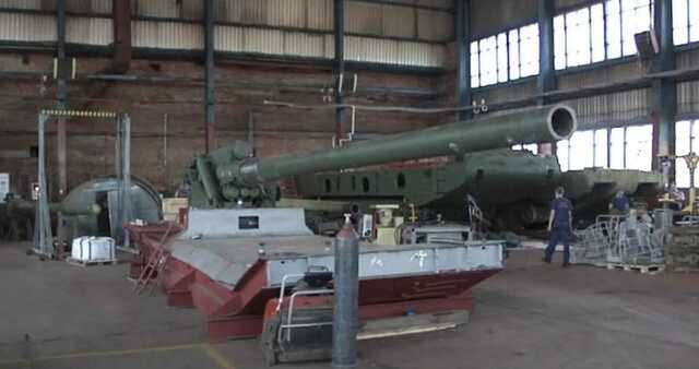 РФ знімає зі зберігання в Омську десятки 203-мм САУ "Піон"