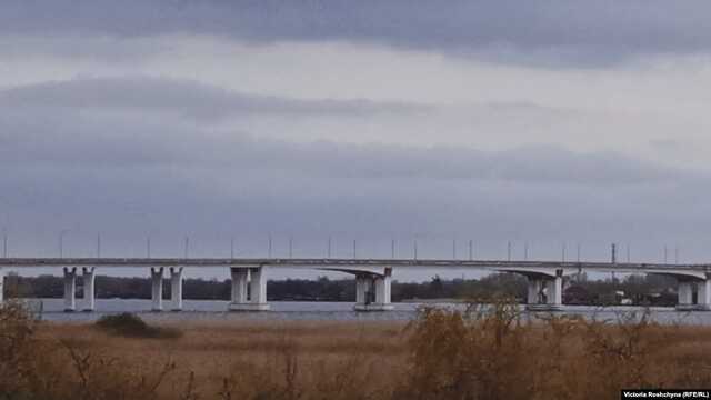Третього попередження може не бути: Подоляк про удари ЗСУ по Антонівському мосту